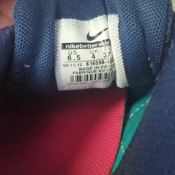 NIKE shoes SZ 6.5 - Picture 4 of 4
